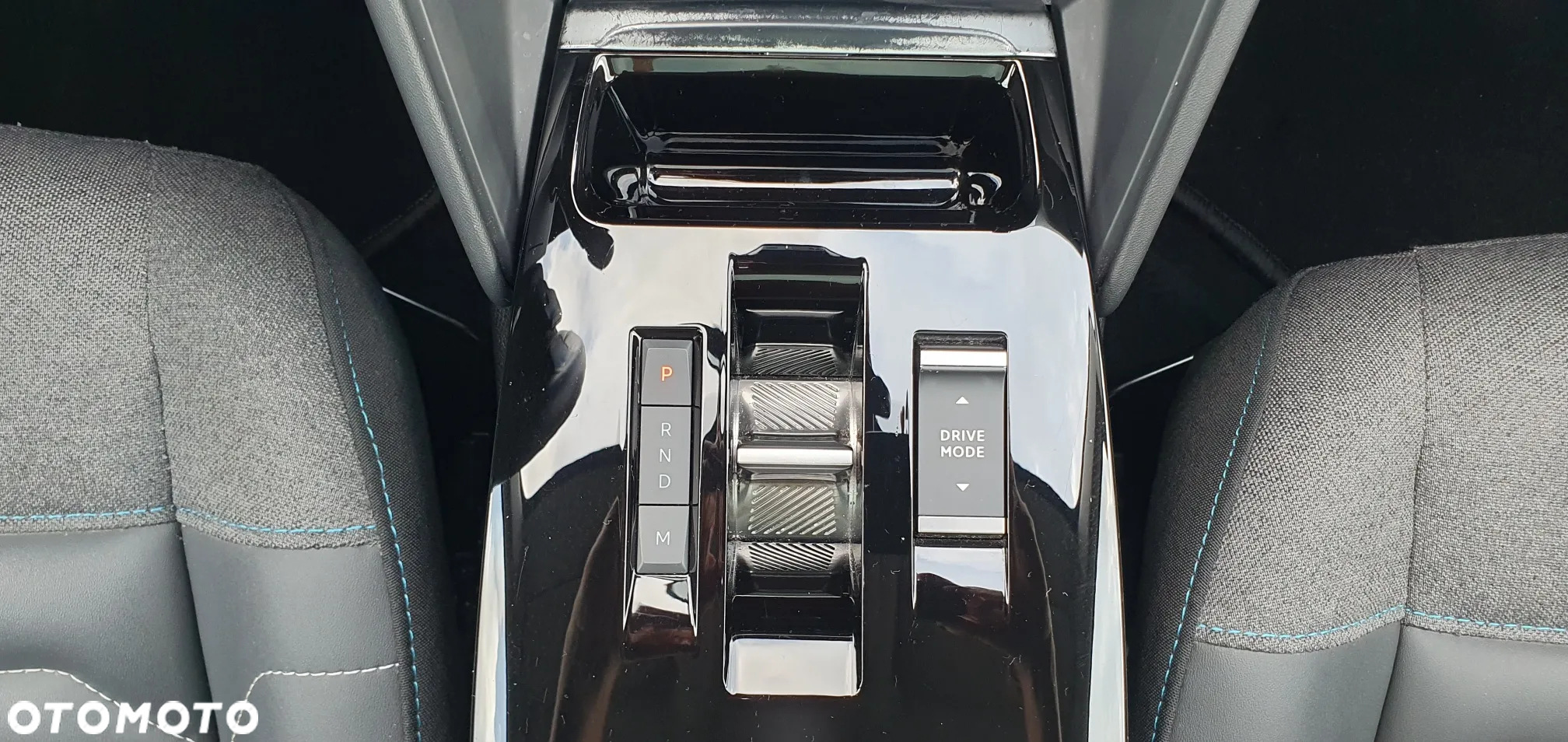 Citroën C4 PureTech 155 Stop&Start EAT8 SHINE - 19