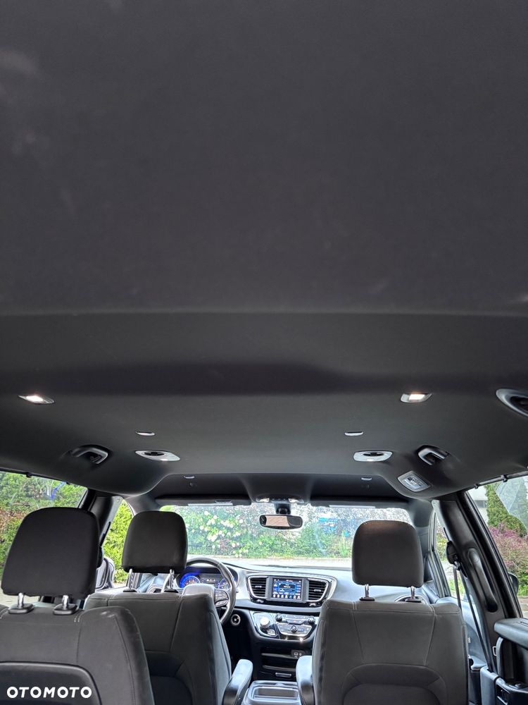 Chrysler Pacifica - 20