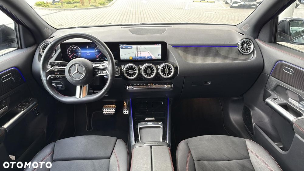 Mercedes-Benz GLA - 15