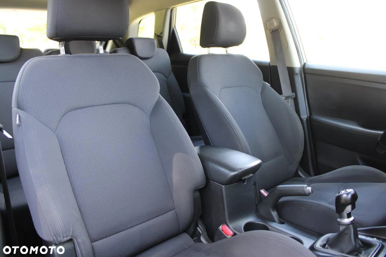 Kia Carens 1.7 CRDi XL 7os - 11