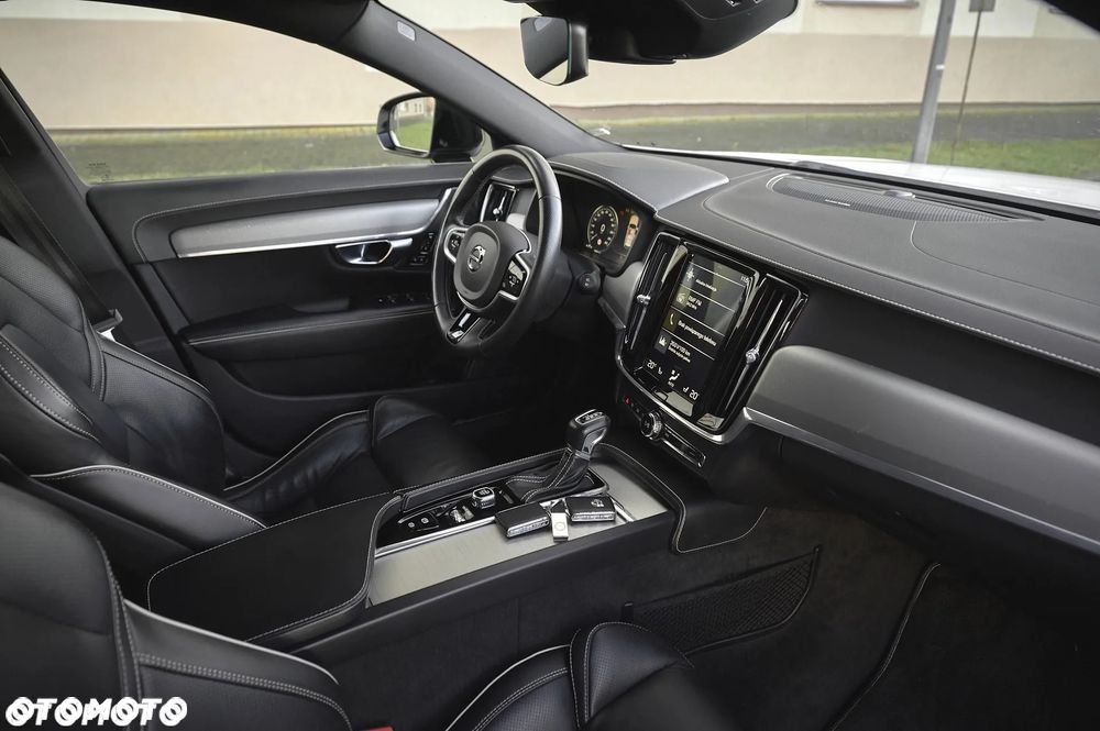 Volvo V90 T4 R-Design - 30