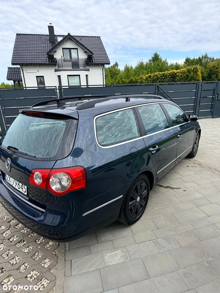 Volkswagen Passat 2.0 TDI DPF Highline - 13