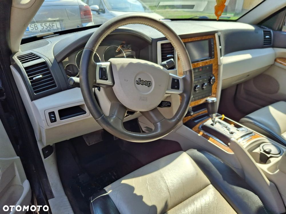 Jeep Grand Cherokee - 9