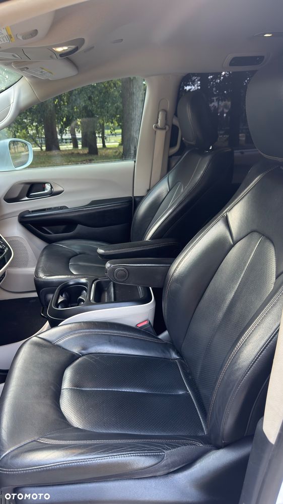 Chrysler Pacifica - 19
