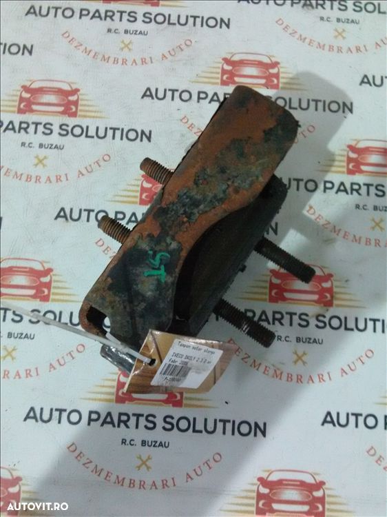 tampon motor stanga iveco daily 2.3 d an fabr 2008 - 1