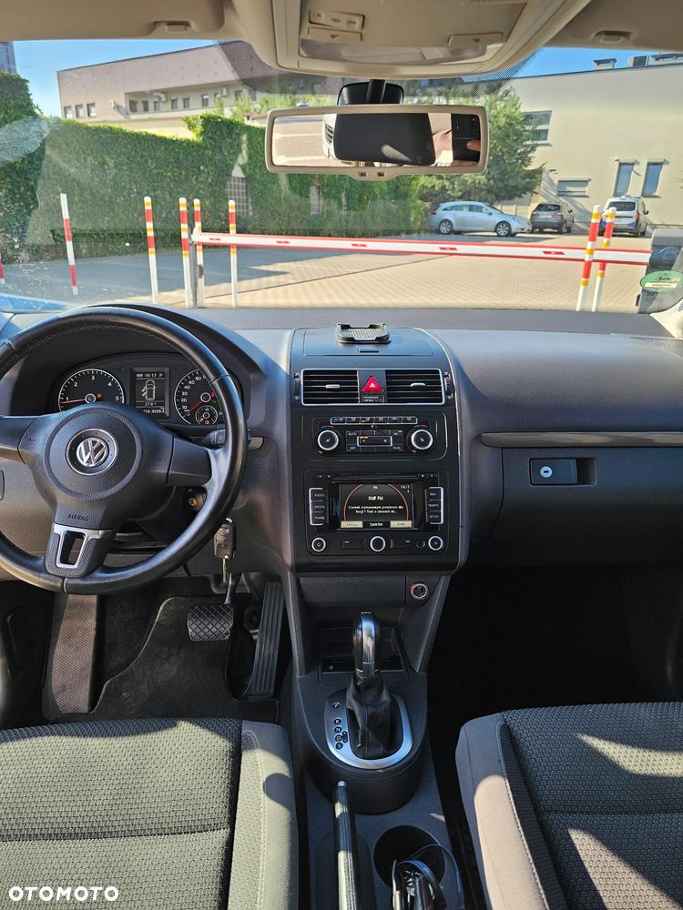 Volkswagen Touran 2.0 TDI DPF DSG STYLE - 16