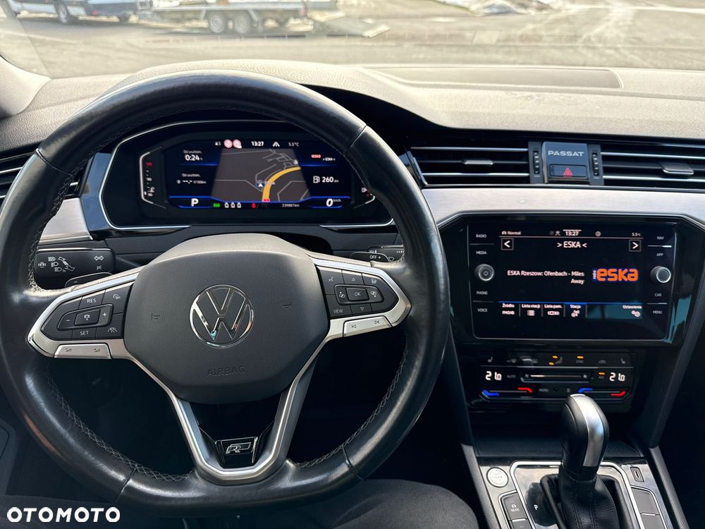 Volkswagen Passat 2.0 TDI SCR DSG 4Motion Elegance - 2