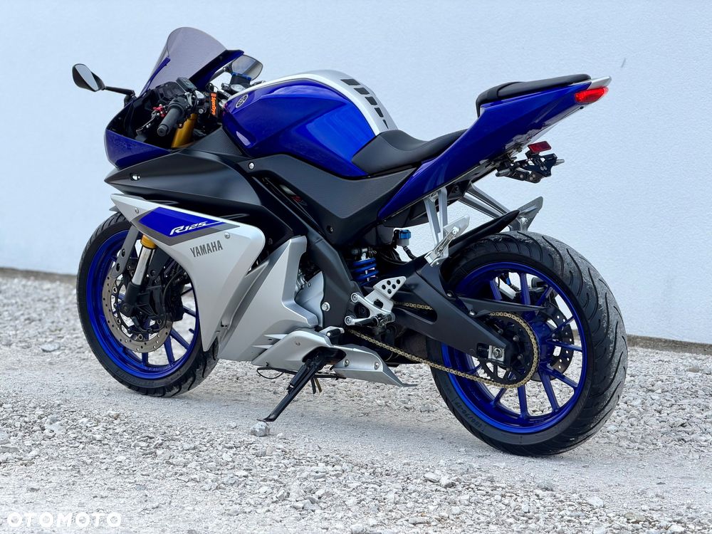 Yamaha YZF - 4