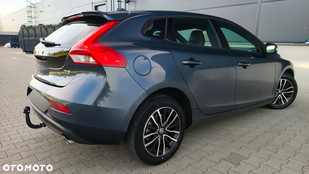 Volvo V40 D3 Momentum - 9