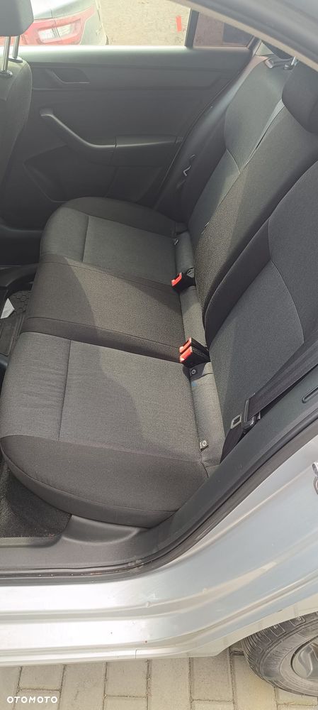 Skoda RAPID 1.2 Active - 7