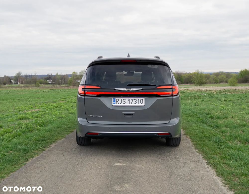 Chrysler Pacifica - 5