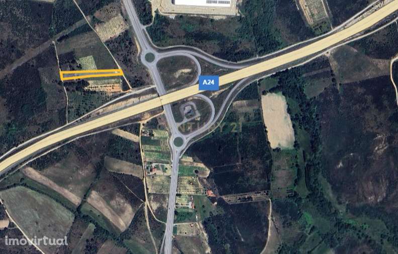 Terreno com vinha e poço - Perto da Zona Industrial de Chaves - Grande imagem: 2/12