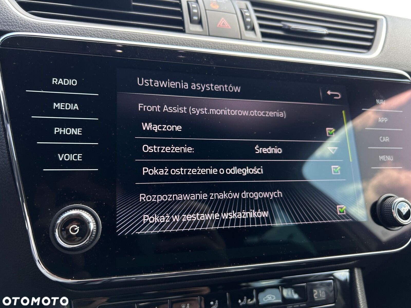 Skoda Superb 2.0 TDI Style - 24