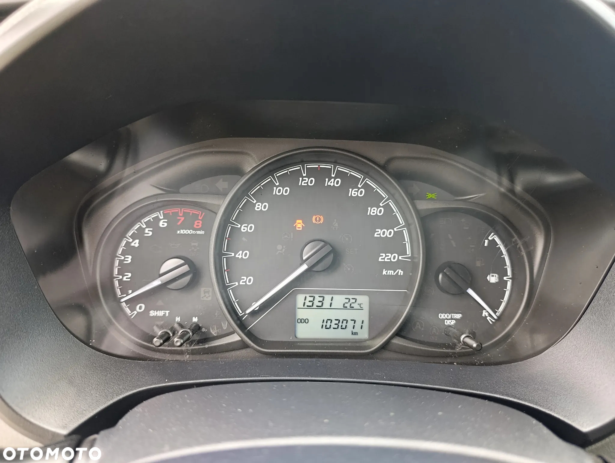 Toyota Yaris 1.0 Premium - 23