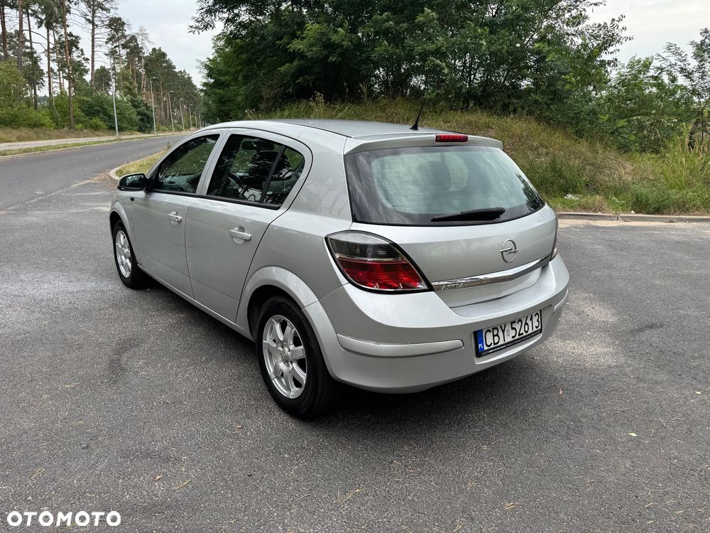 Opel Astra 1.4 Essentia - 4