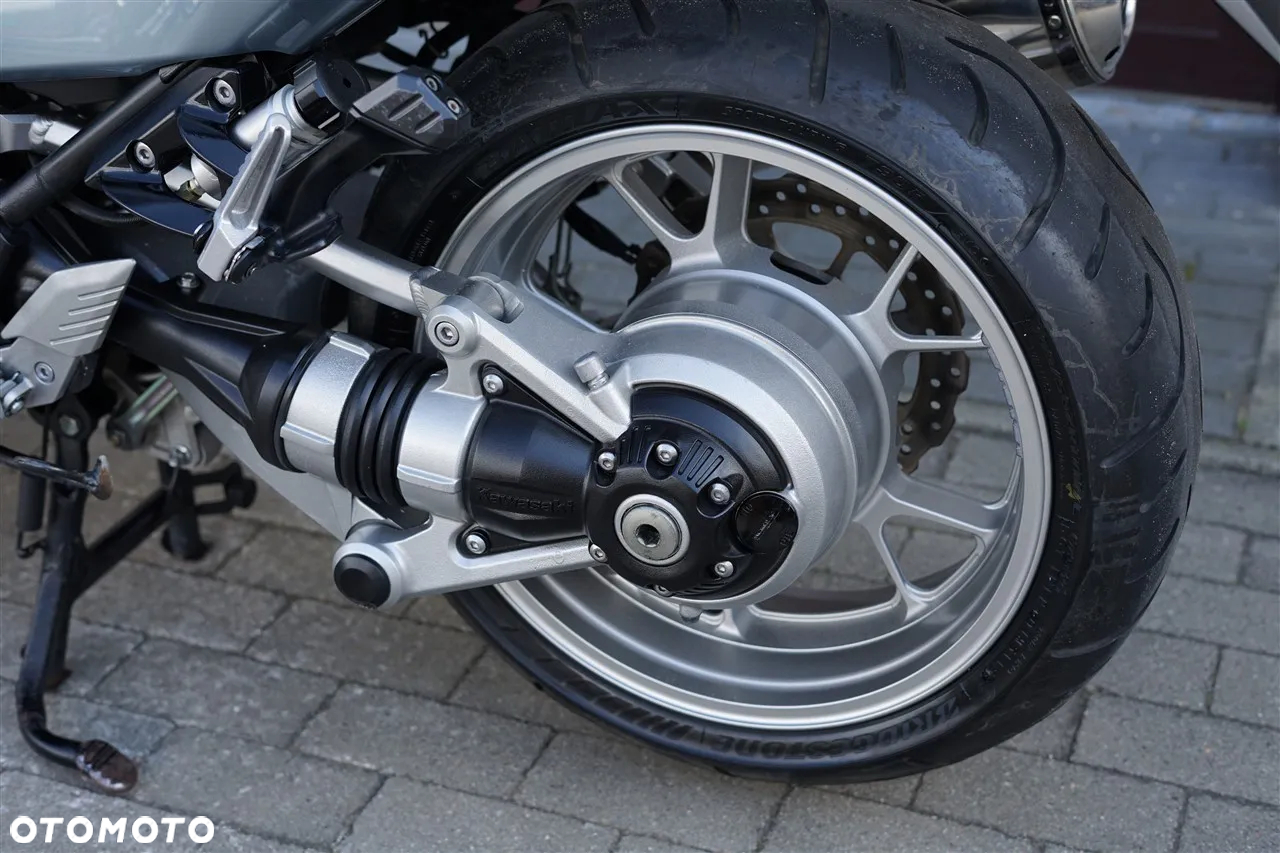 Kawasaki GTR - 25