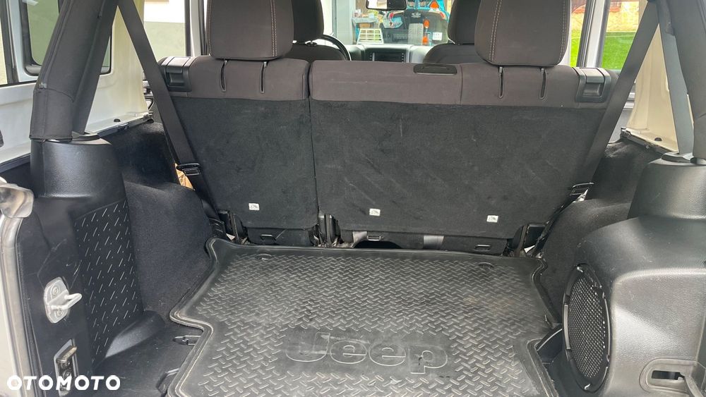 Jeep Wrangler - 15