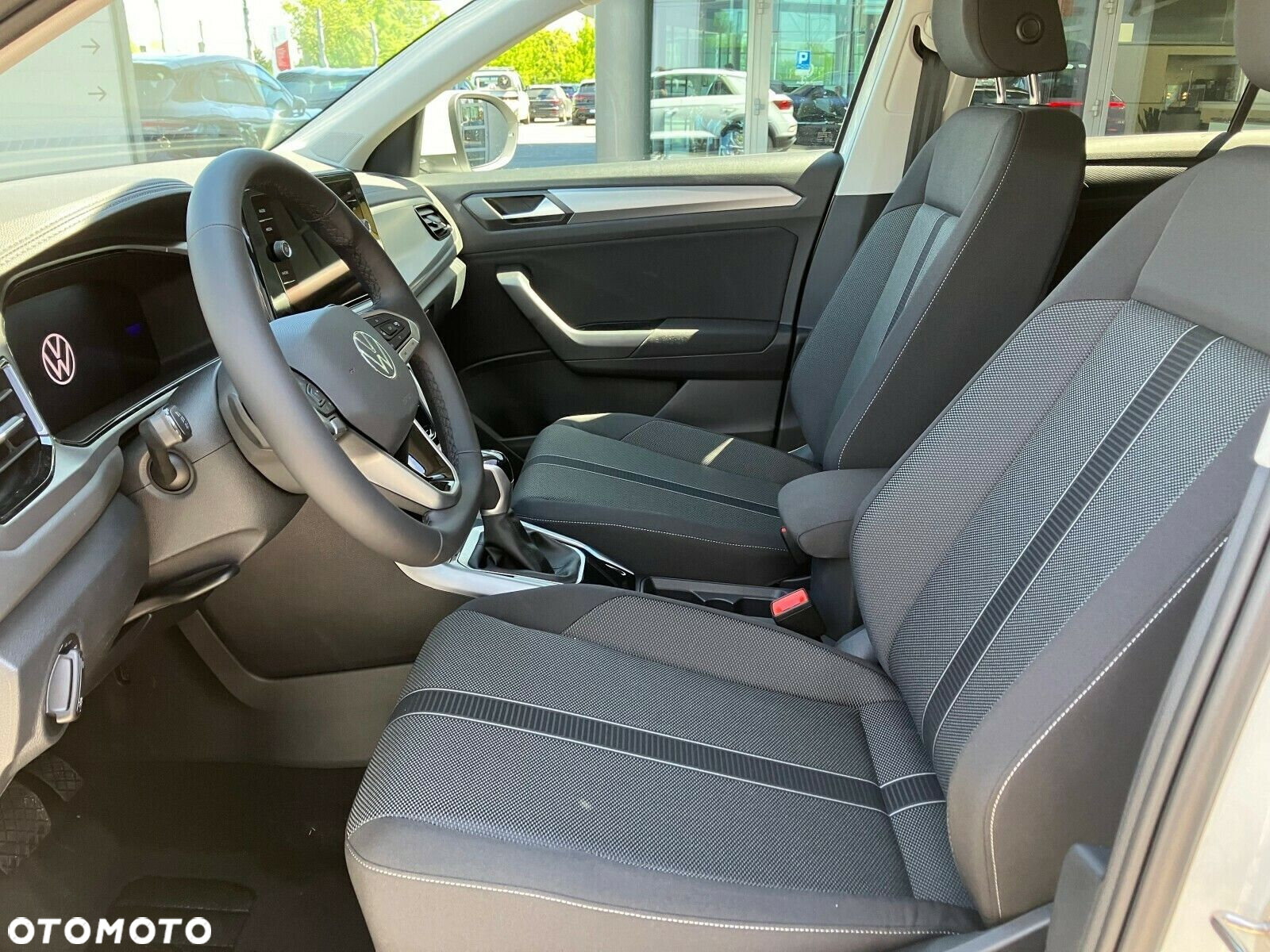 Volkswagen T-Roc - 13