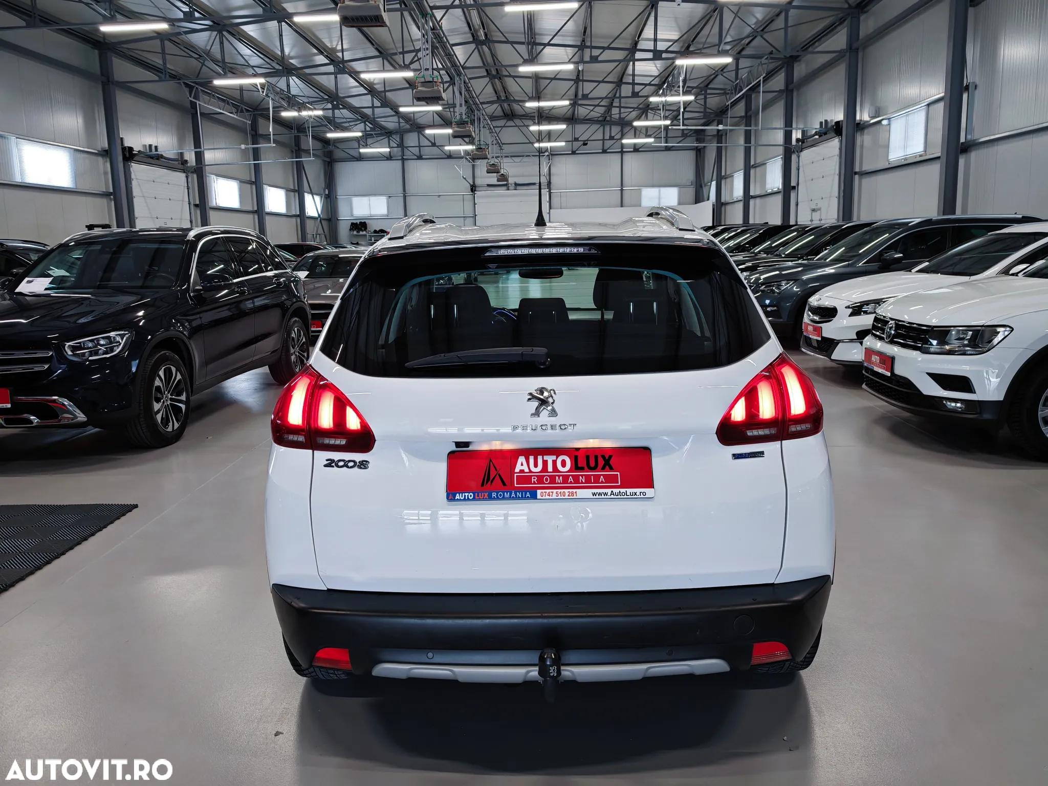 Peugeot 2008 1.2 PureTech Turbo EAT6 S&S Allure - 4