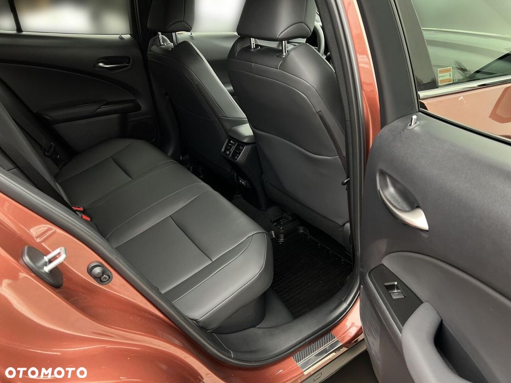 Lexus UX - 21