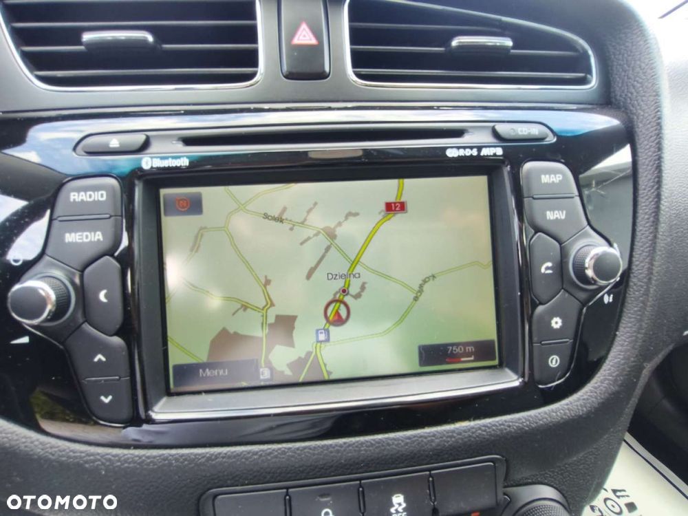Kia Ceed - 10