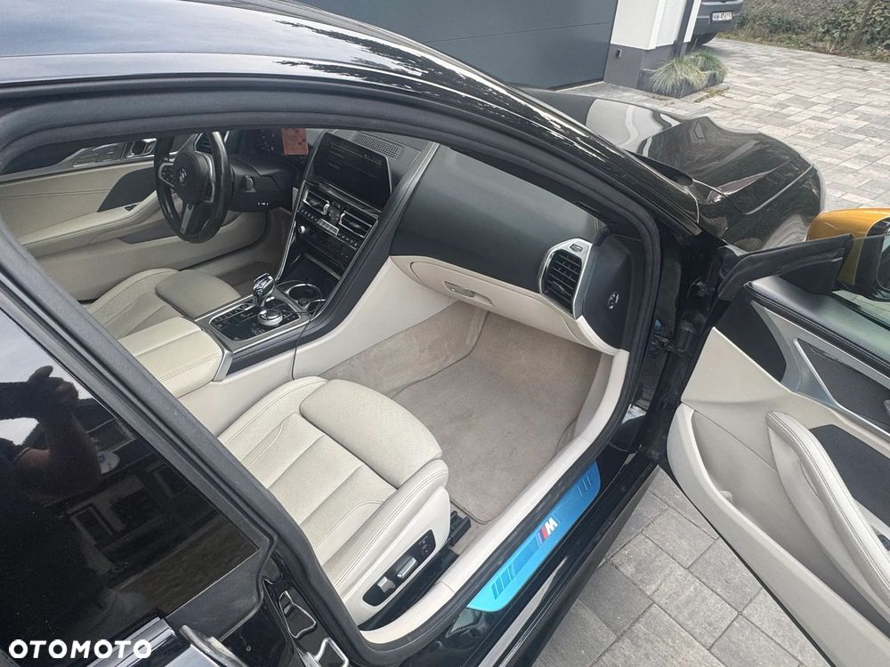 BMW Seria 8 - 14