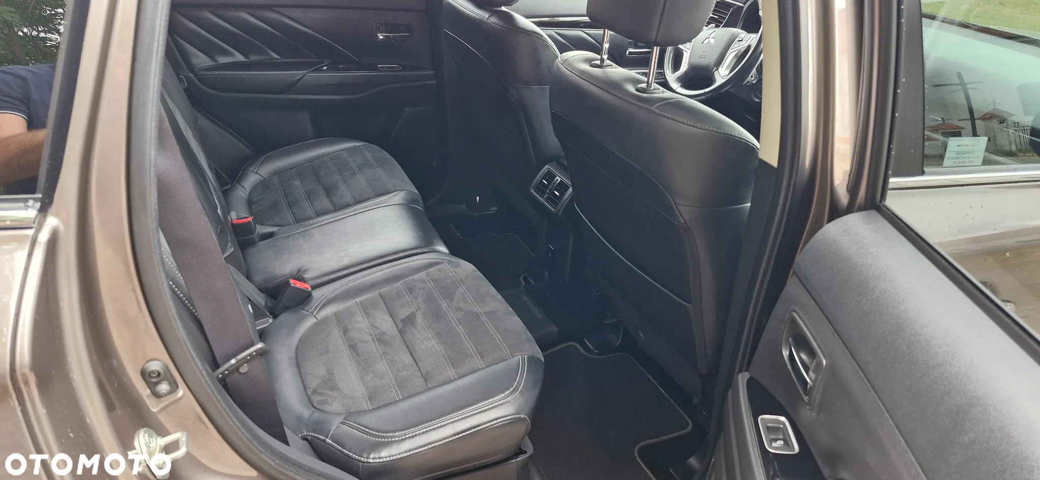 Mitsubishi Outlander PHEV Instyle - 16
