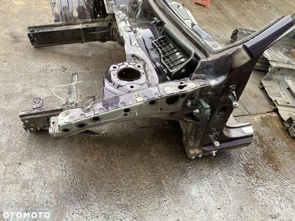 MERCEDES gla 156 cwiartka prawa lewa kolor 592 - 1