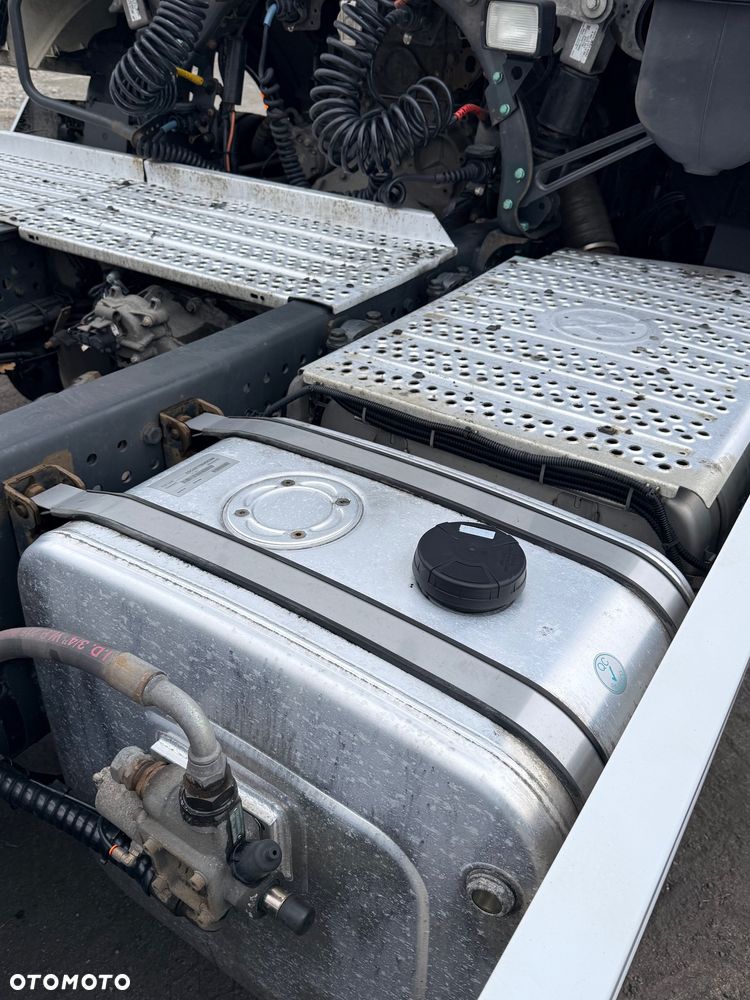 Mercedes-Benz Actros - 5