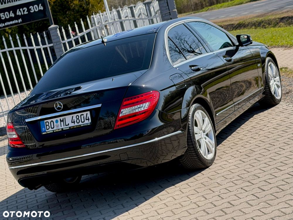 Mercedes-Benz Klasa C 180 CGI Automatik BlueEFFICIENCY Avantgarde - 24