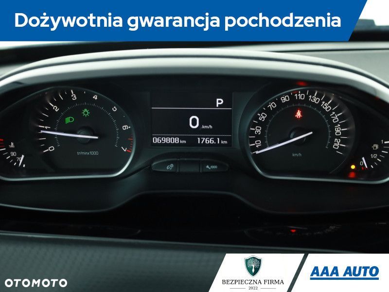 Peugeot 208 - 10