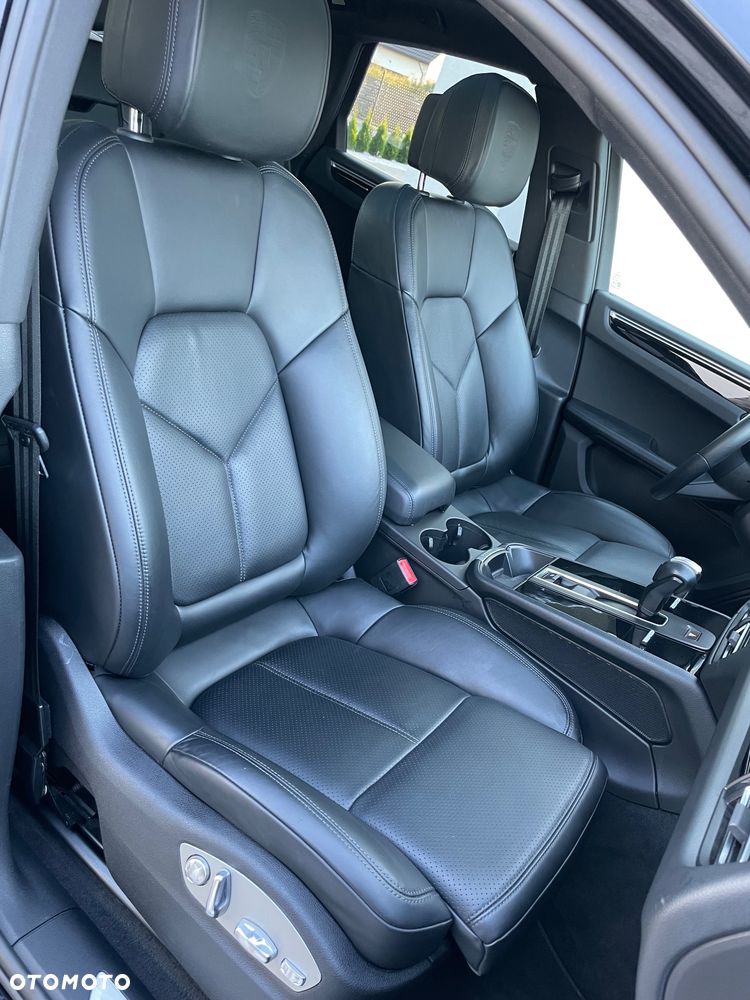 Porsche Macan S - 29