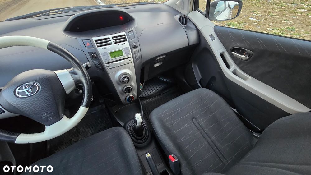 Toyota Yaris 1.4 D-4D Prestige - 19