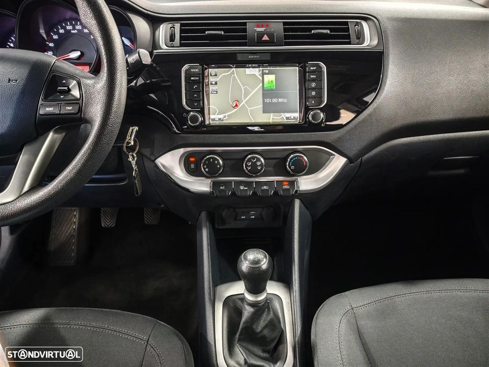Kia Rio 1.2 CVVT More - 13