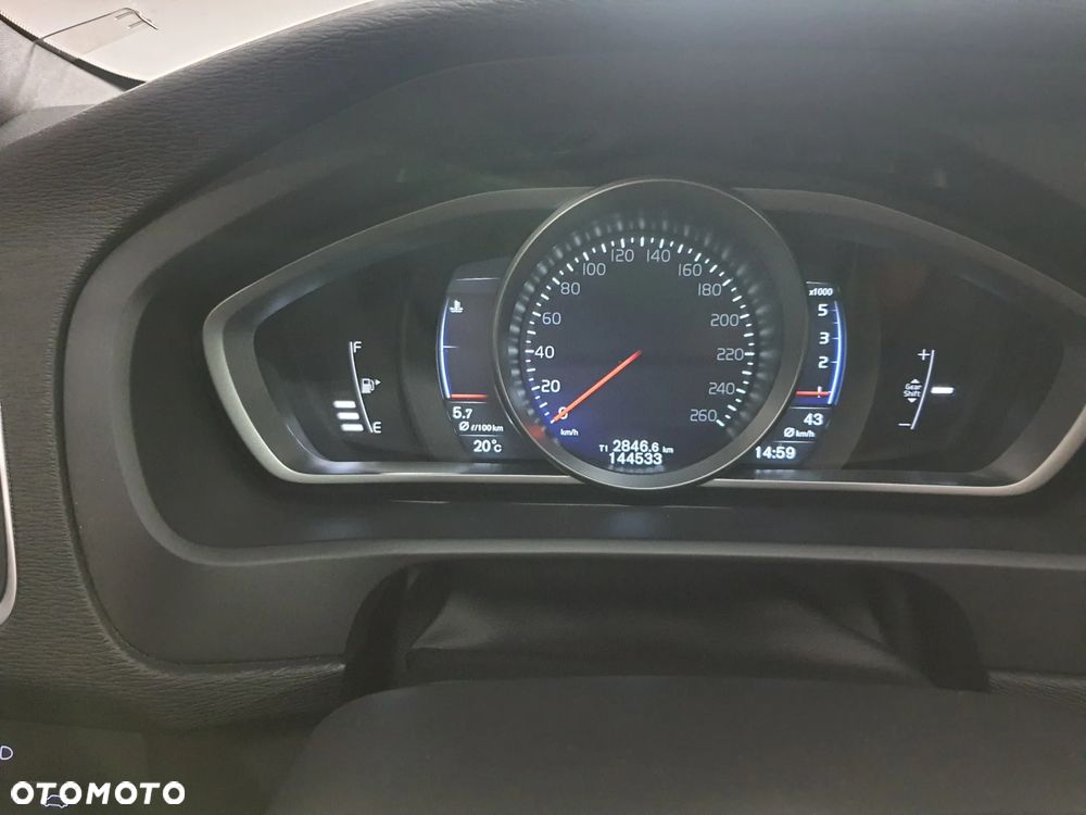 Volvo V40 D2 Drive-E SCR R-Design Momentum - 7