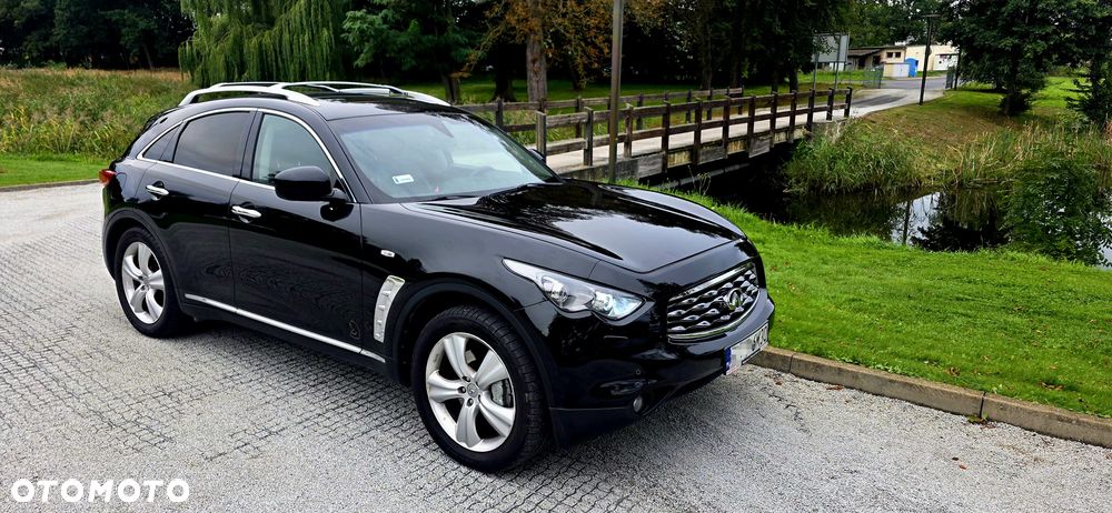 Infiniti FX - 28
