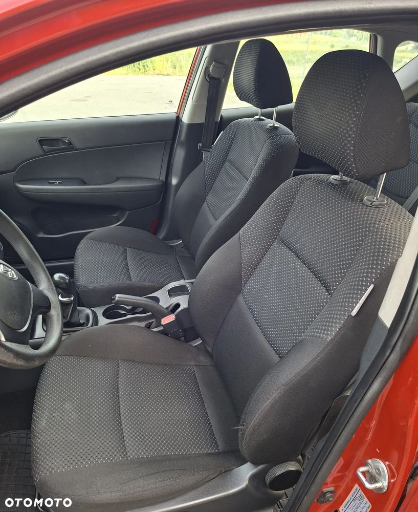 Hyundai i30 1.4 Base - 11