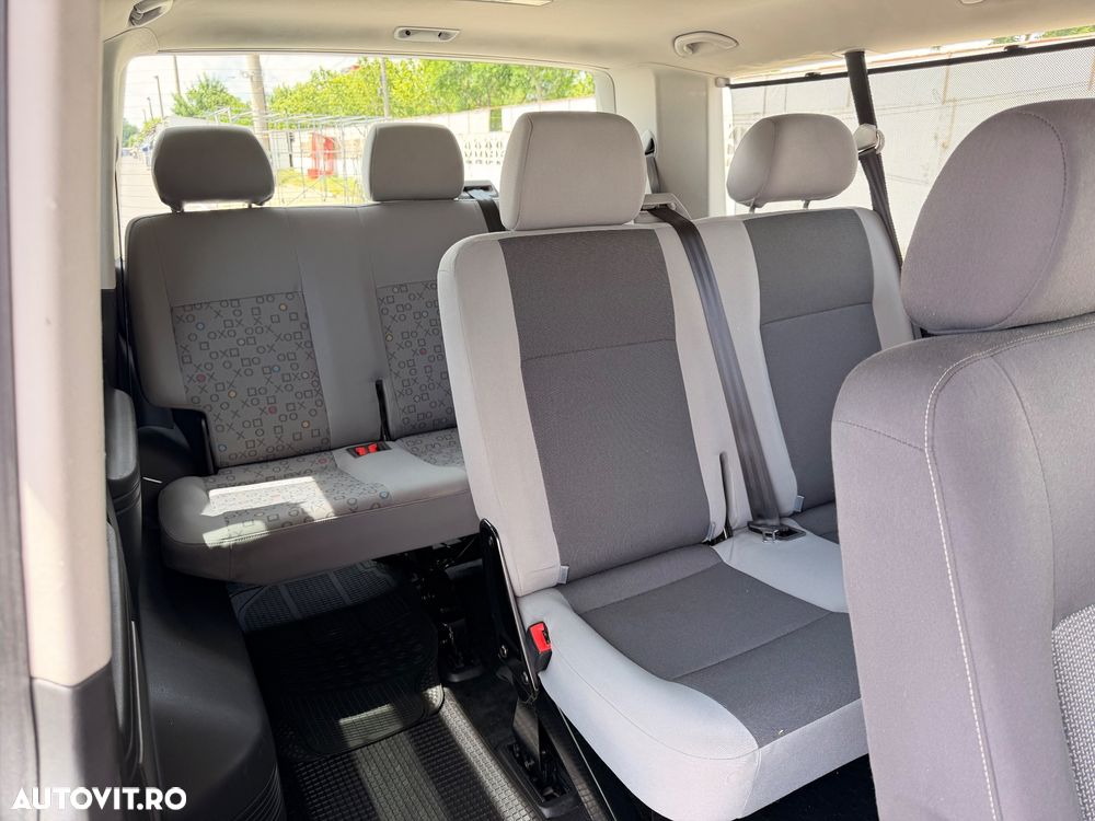Volkswagen Caravelle - 11