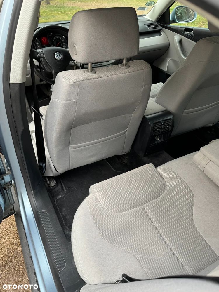 Volkswagen Passat 1.6 FSI Automatik Comfortline - 13