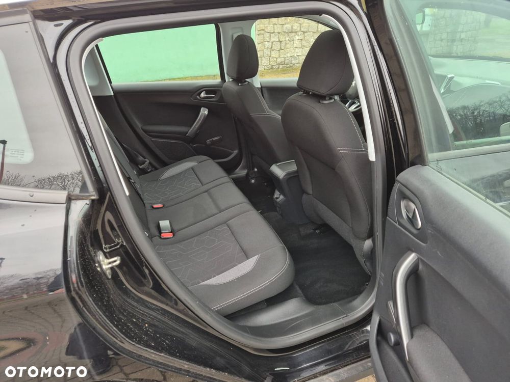 Peugeot 2008 1.2 Pure Tech GPF Allure S&S EAT6 - 13