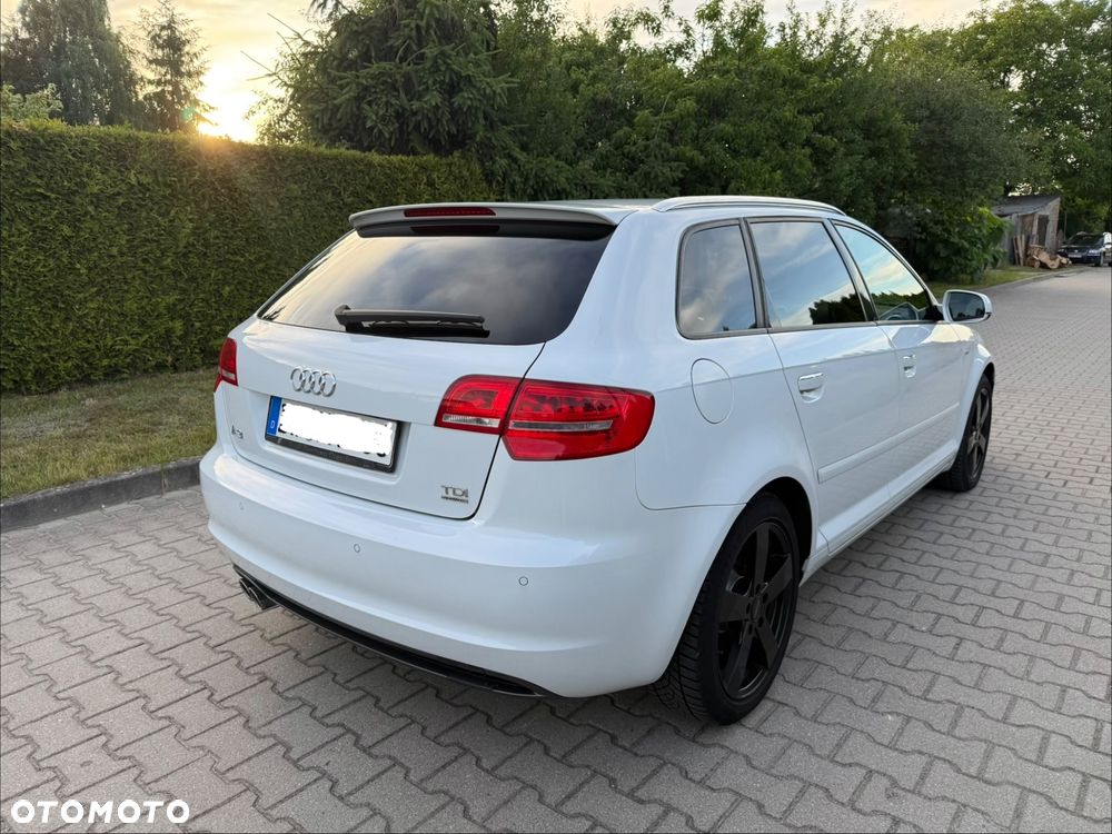 Audi A3 Sportback 2.0 TDI DPF quattro S line Sportpaket (plus) - 4