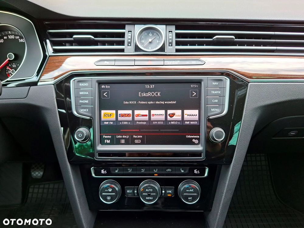 Volkswagen Passat 2.0 TDI (BlueMotion Technology) Highline - 31