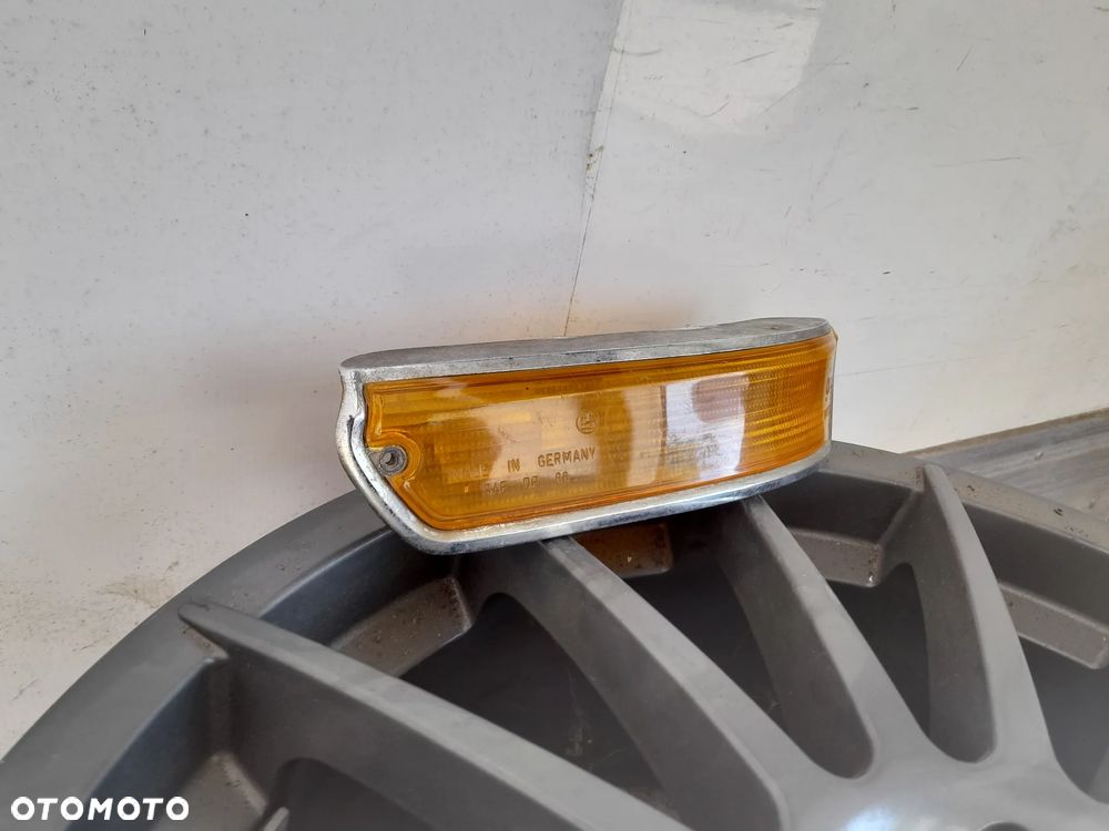 Lampa kierunkowskazu prawy przód BMW E10 22790R6 - 2