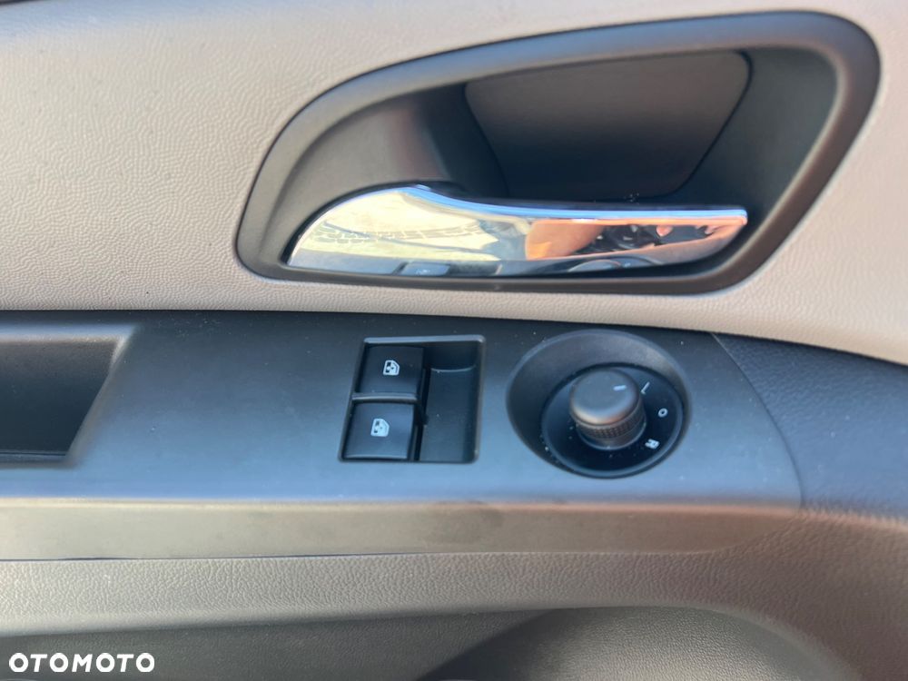 Chevrolet Cruze 1.6 LS - 18