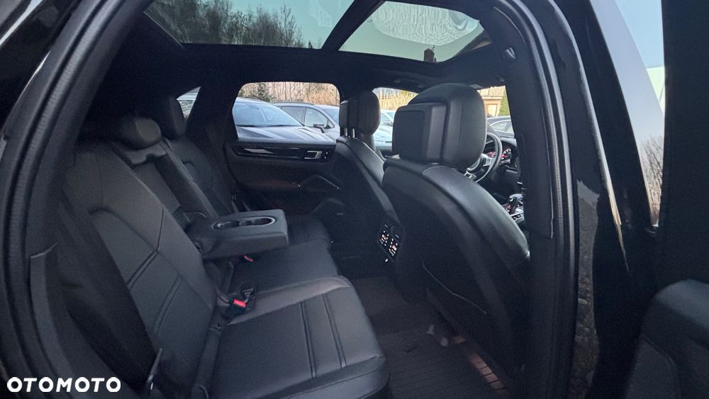 Porsche Cayenne S Platinum Edition - 25