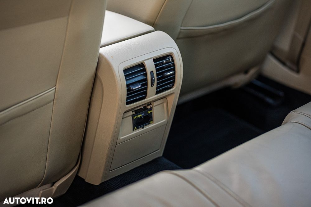 Volkswagen Passat - 11