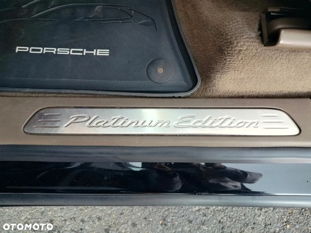 Porsche Cayenne Diesel Platinum Edition - 32