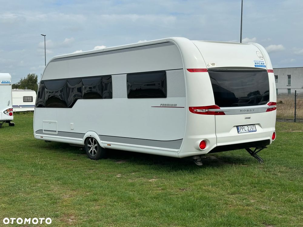 Hobby 560 CFE PREMIUM z napędem i pompowanym przedsionkiem. - 3