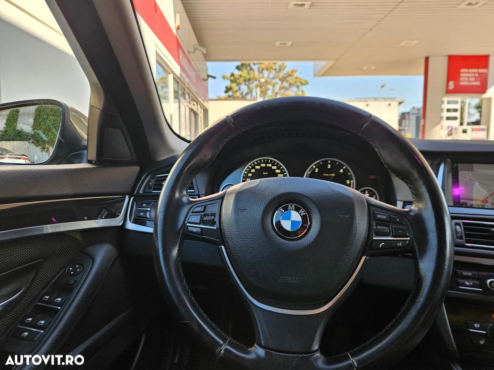 BMW Seria 5 520d Aut. - 13