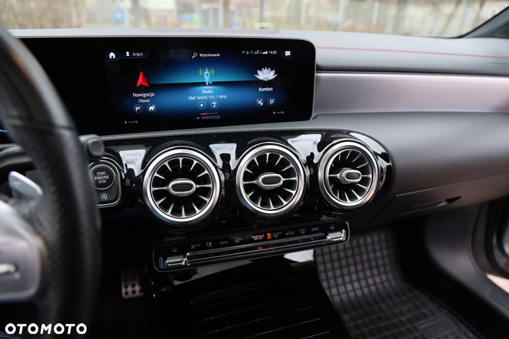 Mercedes-Benz CLA 220 4-Matic AMG Line 7G-DCT - 7